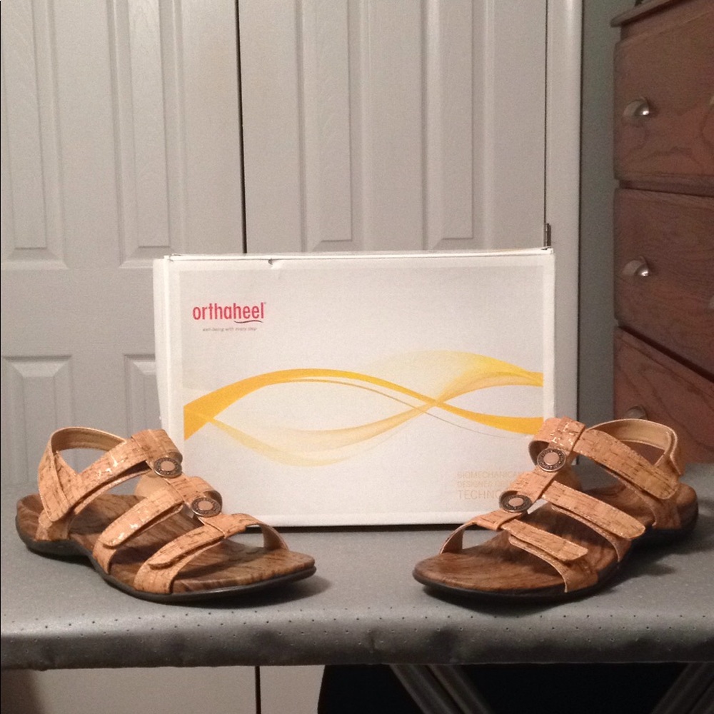 New in box, never worn orthaheel sandals